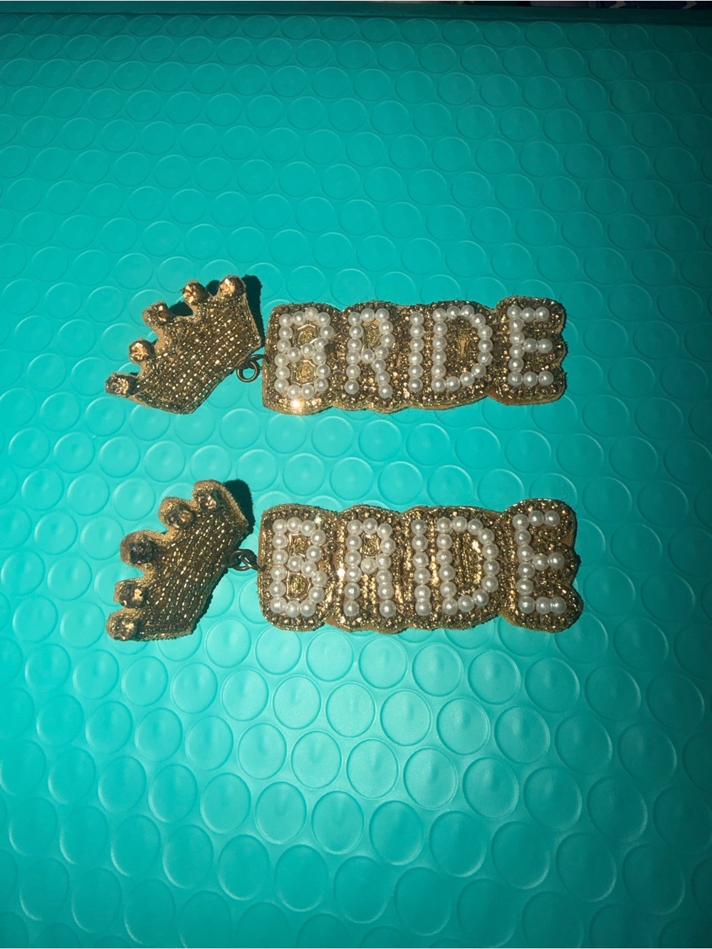 Accessorize Gold 'BRIDE' Pearl Accent Key & Card Holder Charms